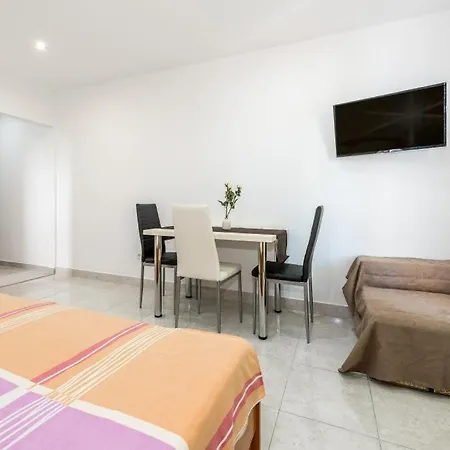 Lord Vendégház Pirovac