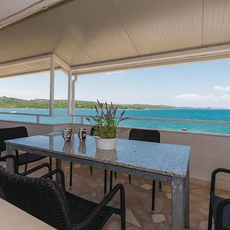 Vendégház Lord Pirovac