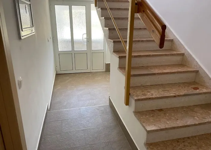 Lord Vendégház Pirovac